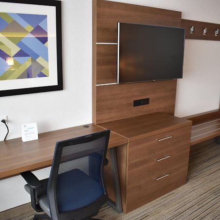 Holiday Inn Express & Suites - Boston South - Randolph By Ihg Eksteriør billede
