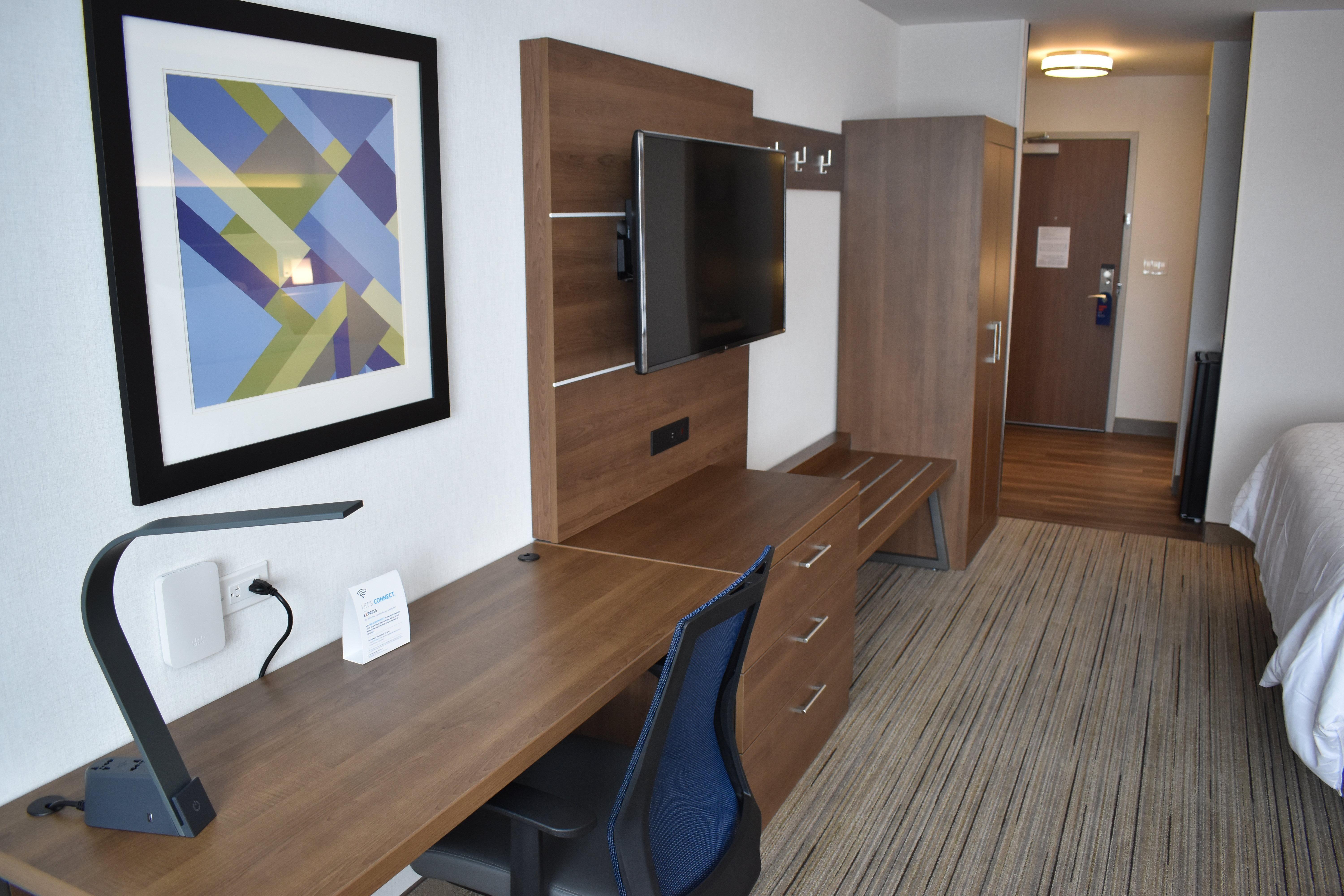 Holiday Inn Express & Suites - Boston South - Randolph By Ihg Eksteriør billede