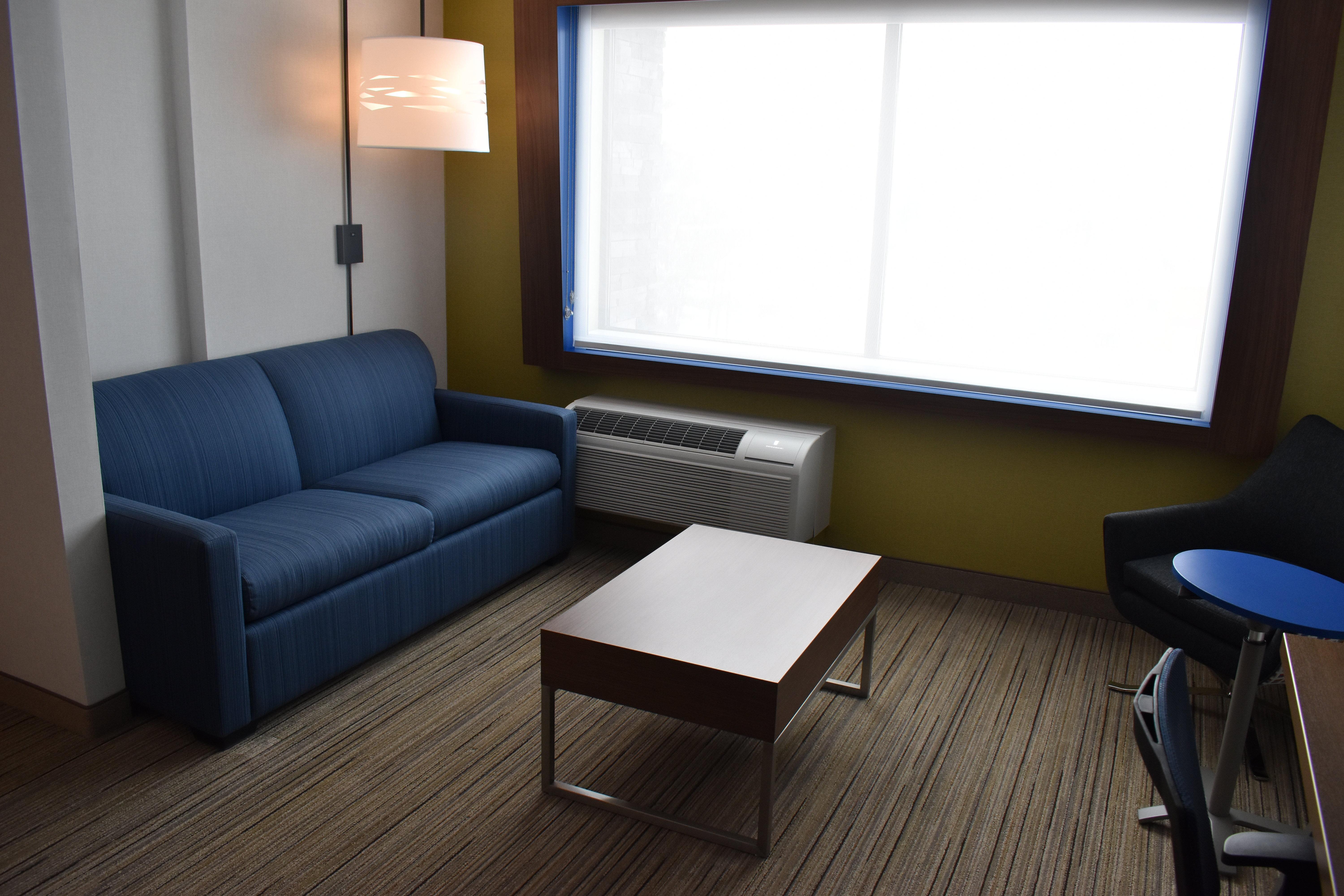 Holiday Inn Express & Suites - Boston South - Randolph By Ihg Eksteriør billede