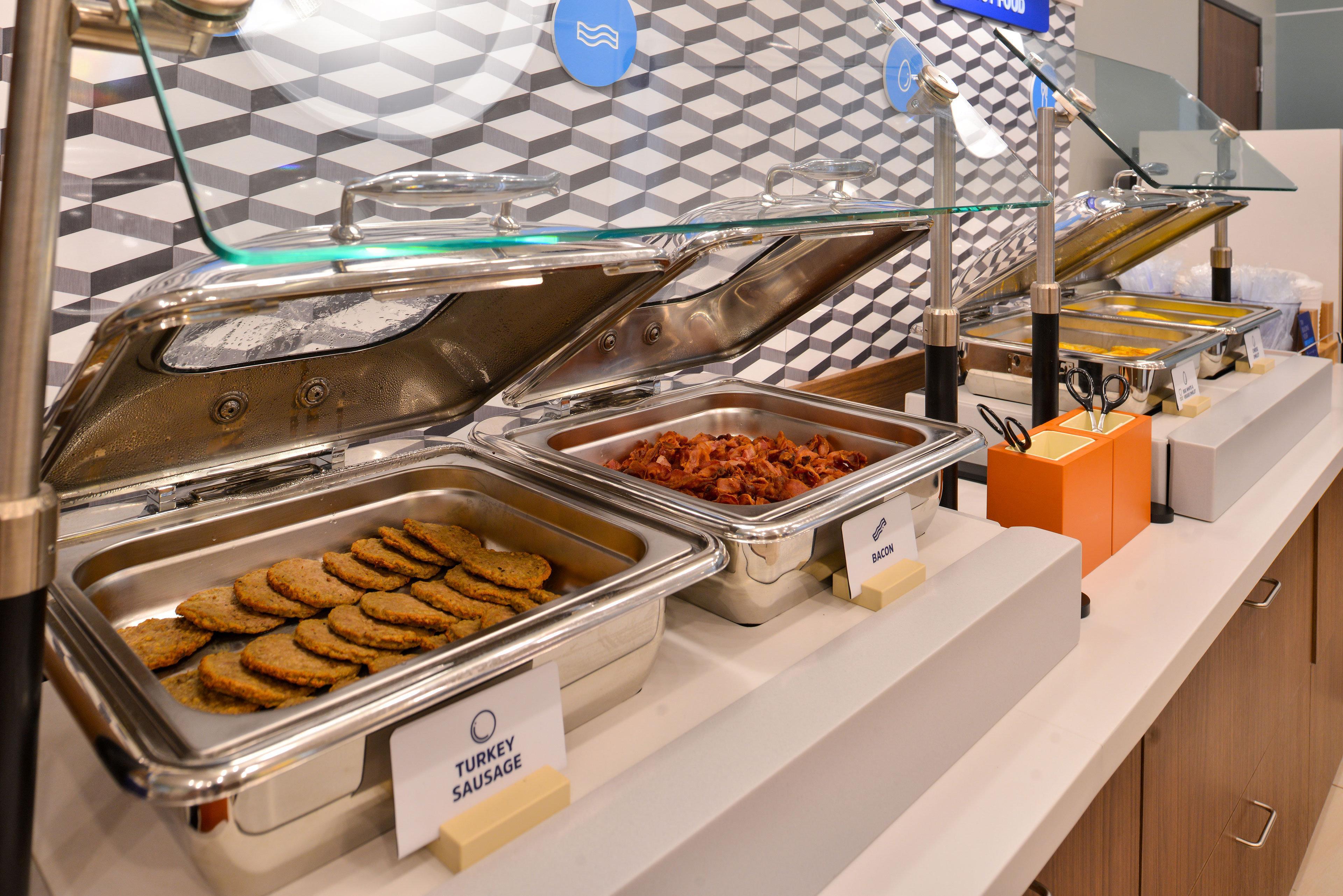 Holiday Inn Express & Suites - Boston South - Randolph By Ihg Eksteriør billede