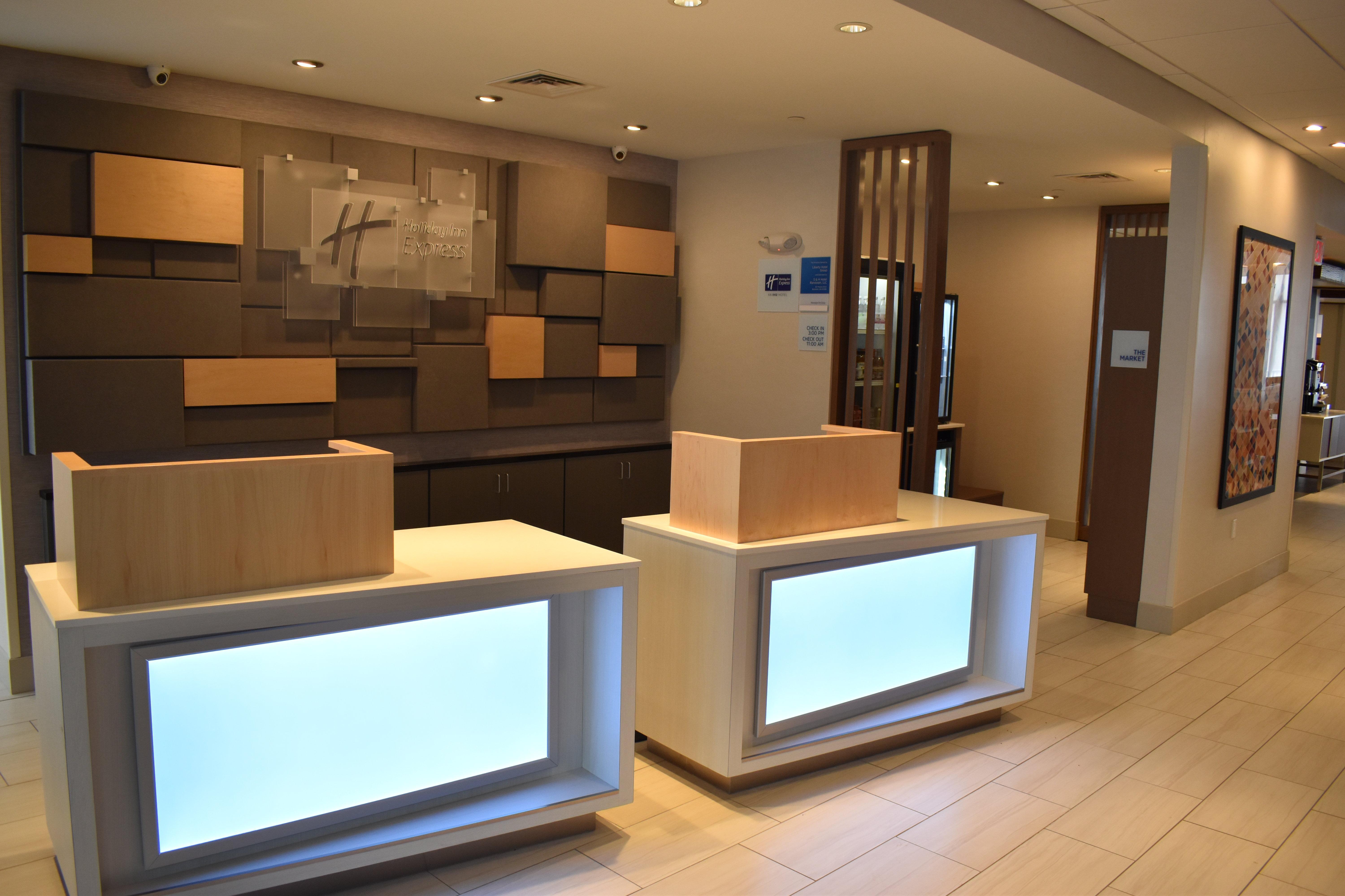 Holiday Inn Express & Suites - Boston South - Randolph By Ihg Eksteriør billede
