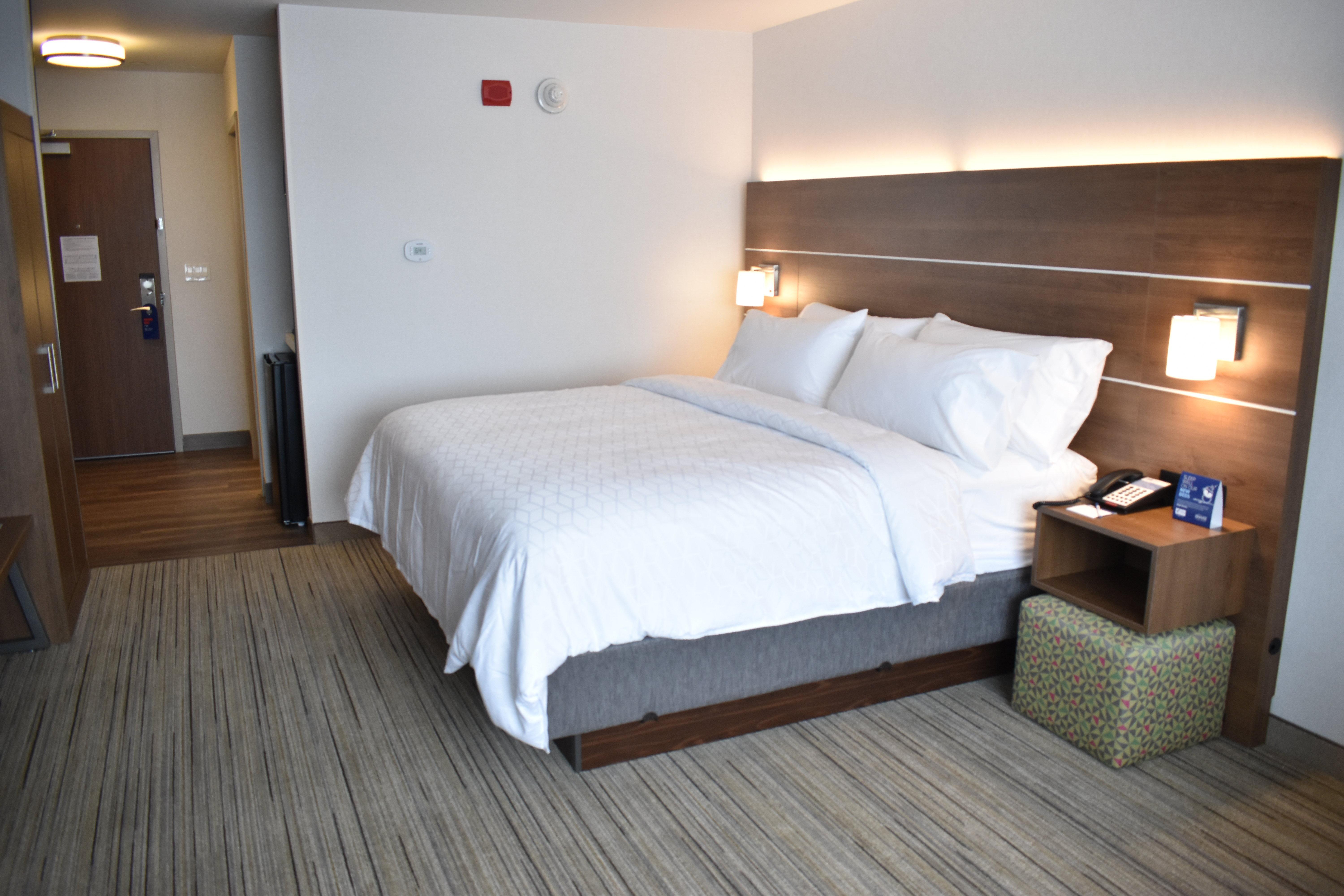 Holiday Inn Express & Suites - Boston South - Randolph By Ihg Eksteriør billede