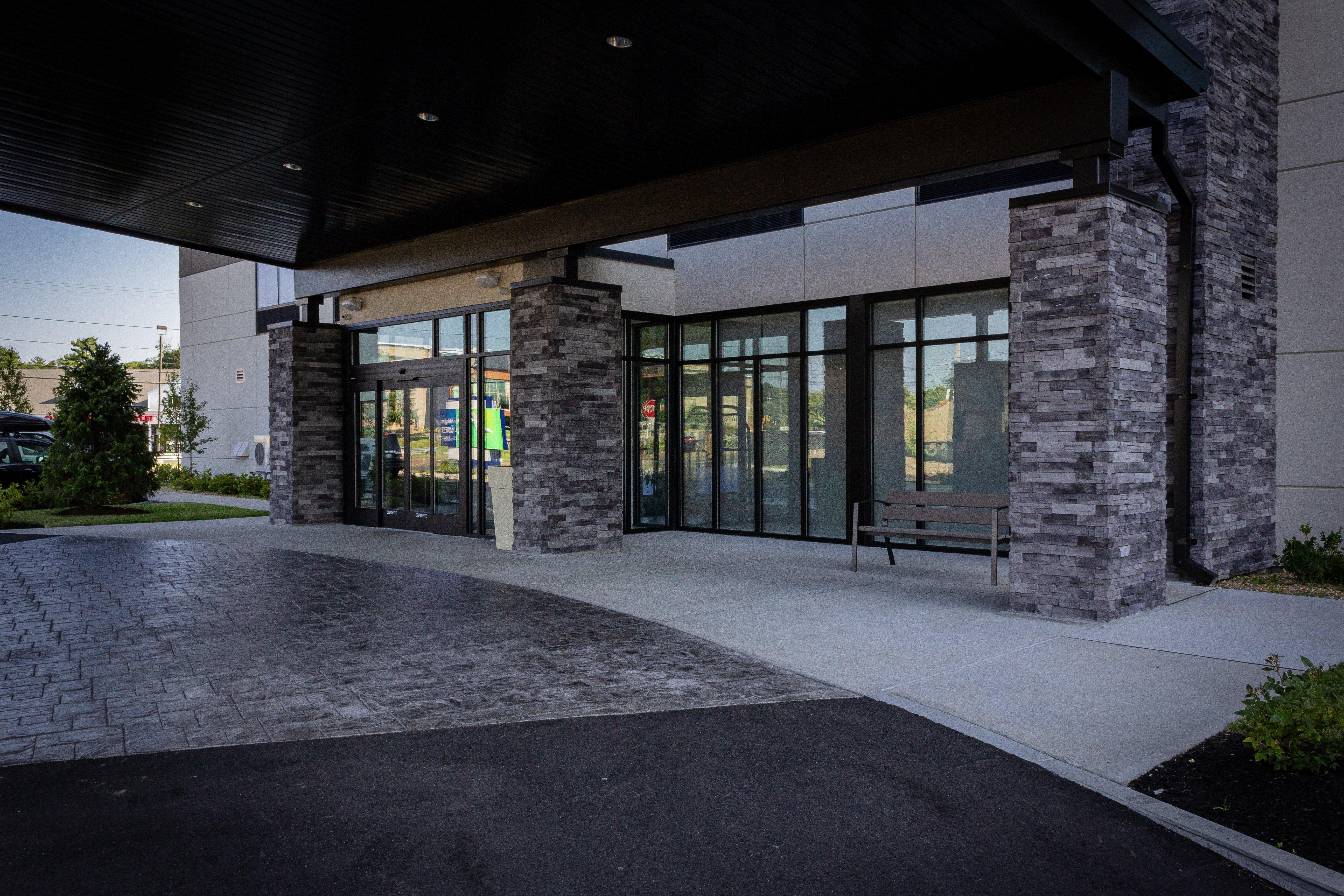 Holiday Inn Express & Suites - Boston South - Randolph By Ihg Eksteriør billede