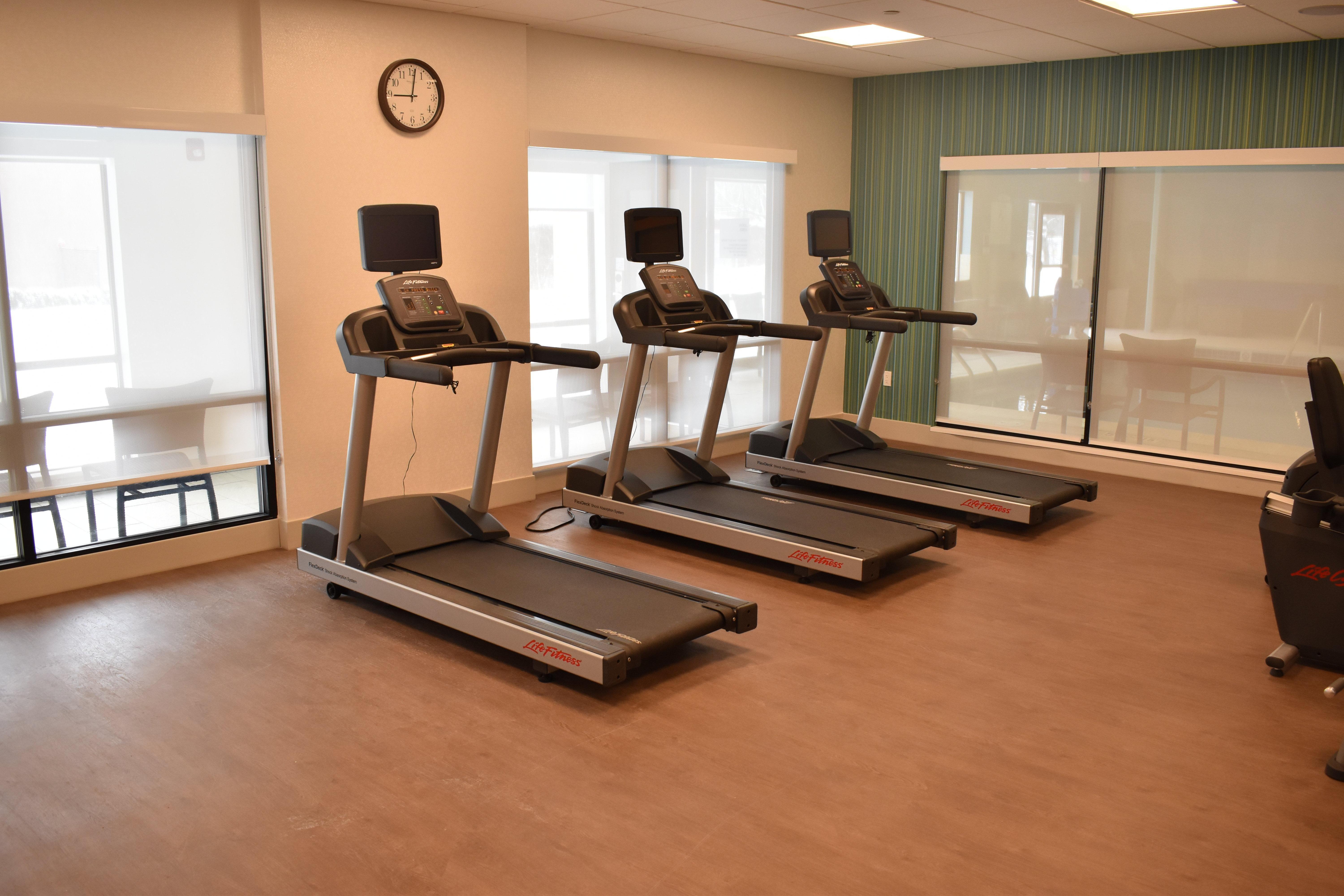 Holiday Inn Express & Suites - Boston South - Randolph By Ihg Eksteriør billede
