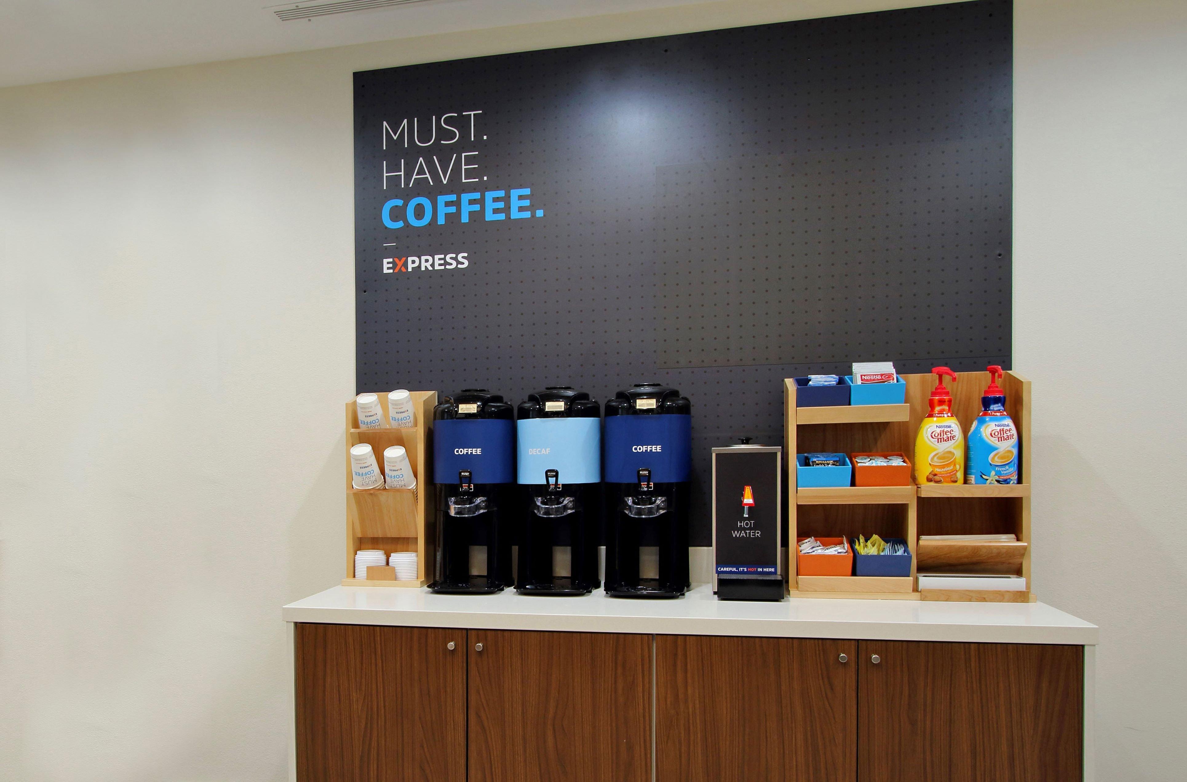 Holiday Inn Express & Suites - Boston South - Randolph By Ihg Eksteriør billede