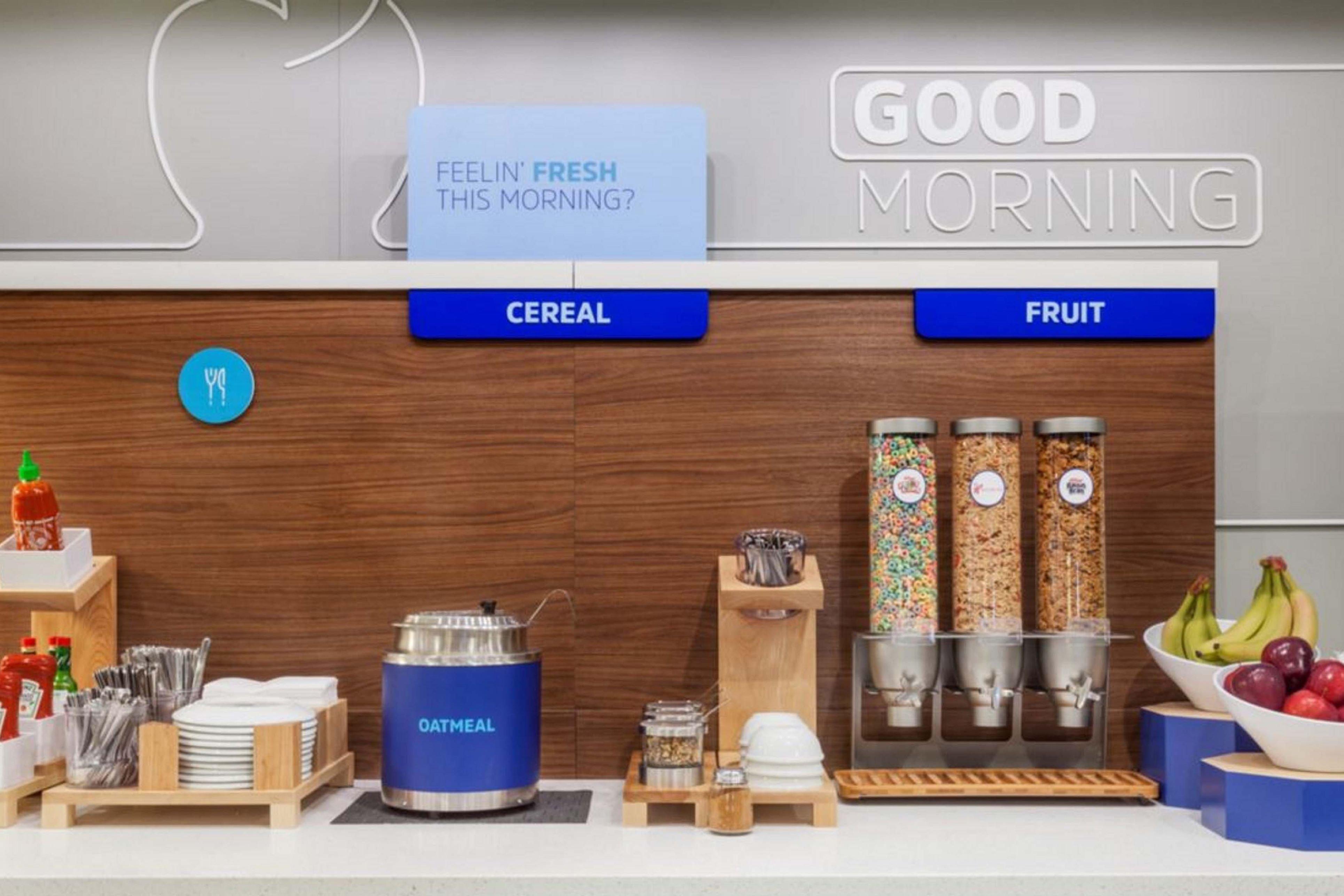 Holiday Inn Express & Suites - Boston South - Randolph By Ihg Eksteriør billede
