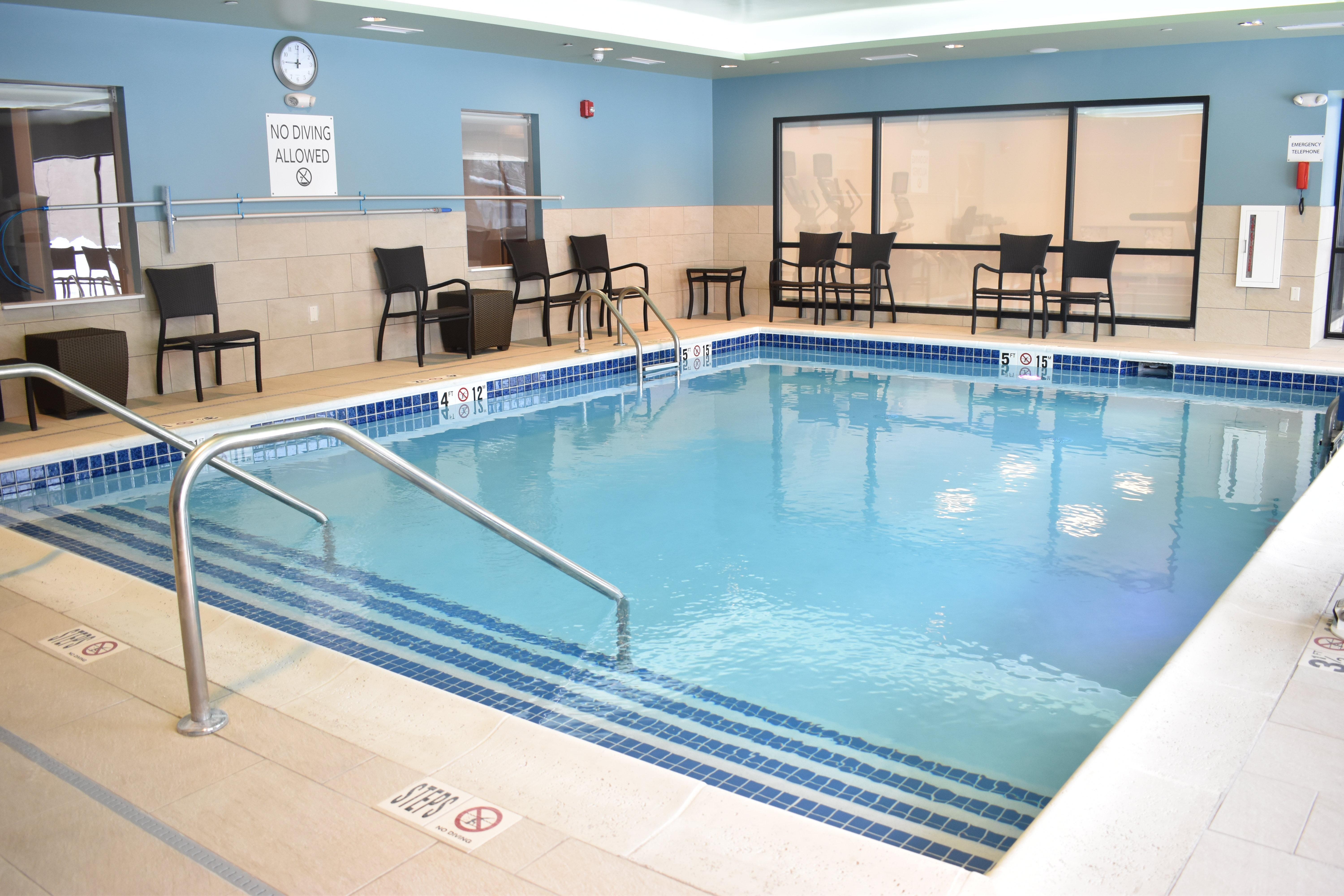 Holiday Inn Express & Suites - Boston South - Randolph By Ihg Eksteriør billede