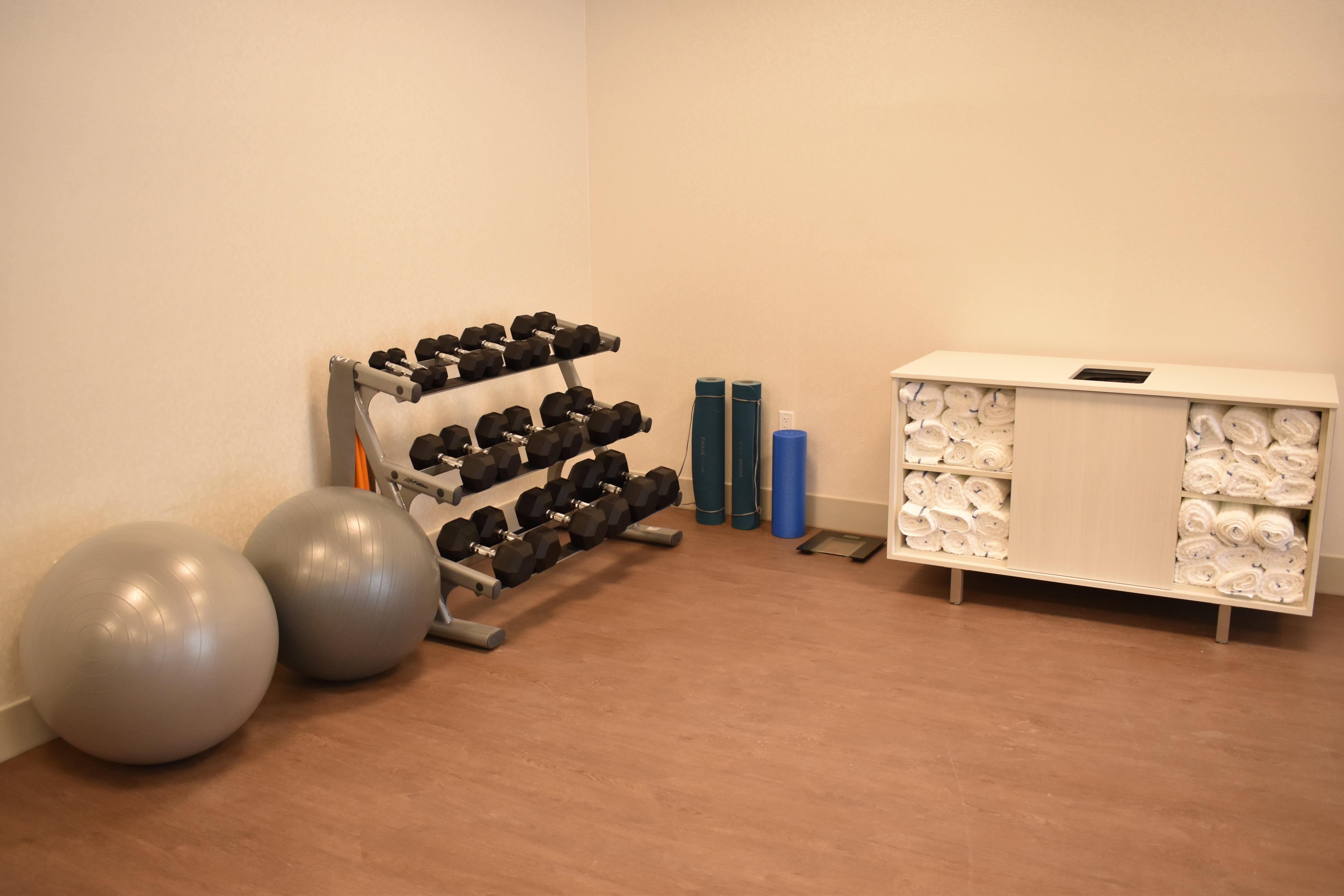 Holiday Inn Express & Suites - Boston South - Randolph By Ihg Eksteriør billede