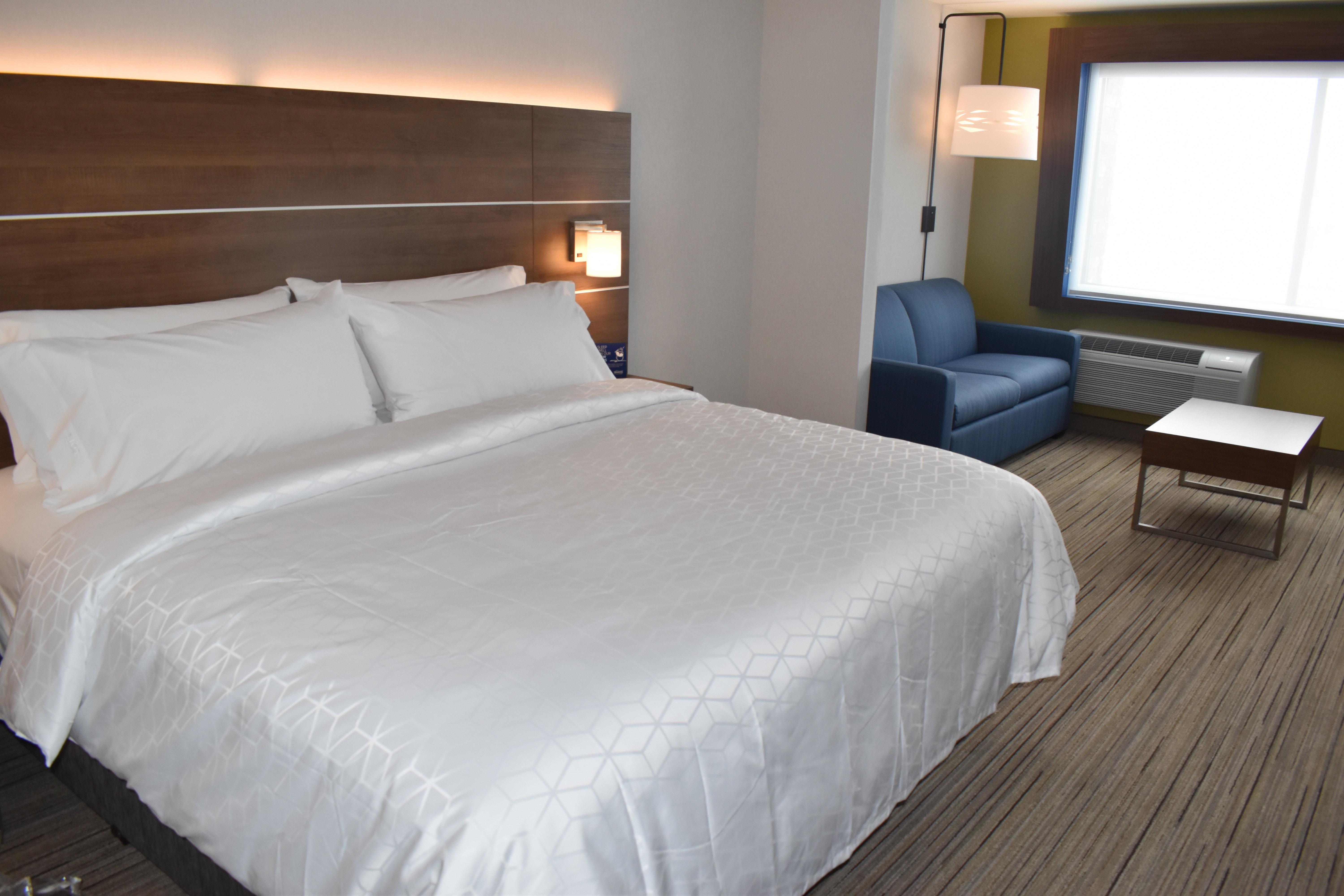 Holiday Inn Express & Suites - Boston South - Randolph By Ihg Eksteriør billede