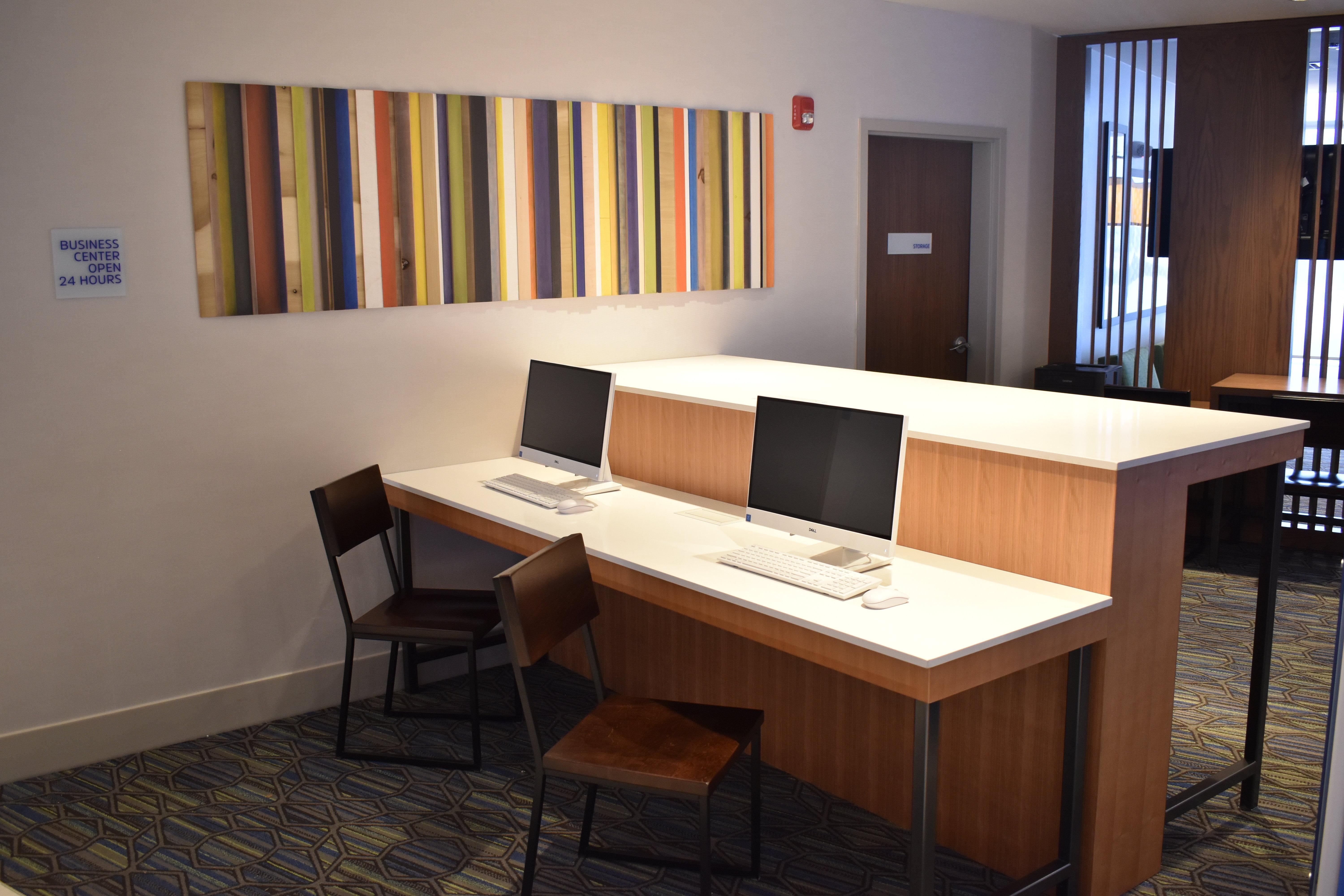Holiday Inn Express & Suites - Boston South - Randolph By Ihg Eksteriør billede