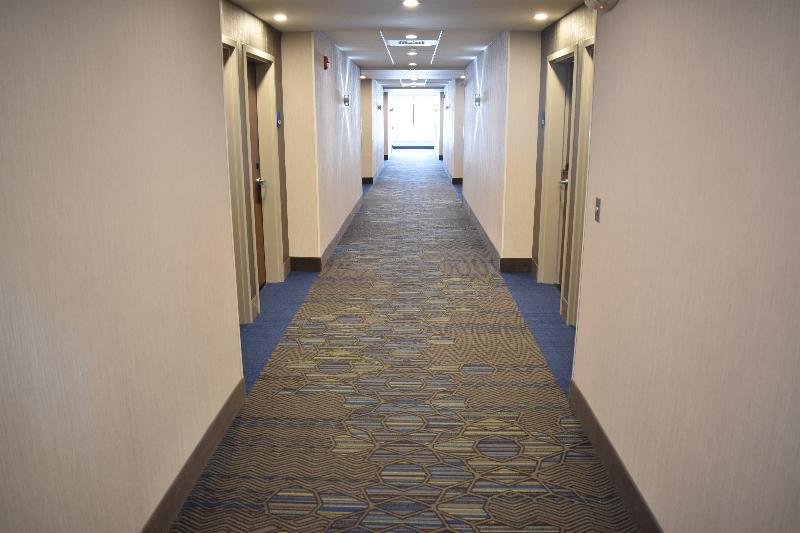 Holiday Inn Express & Suites - Boston South - Randolph By Ihg Eksteriør billede