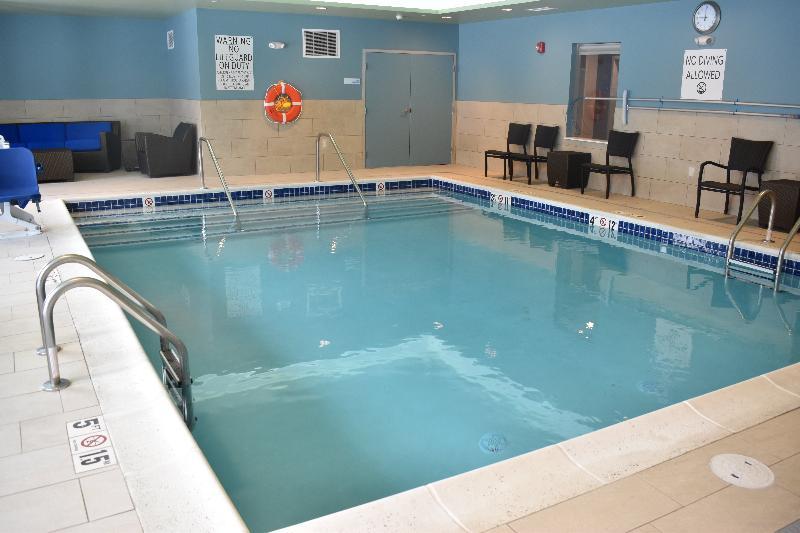 Holiday Inn Express & Suites - Boston South - Randolph By Ihg Eksteriør billede
